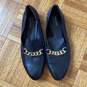Via Spiga loafers with gold chain, size 8.5